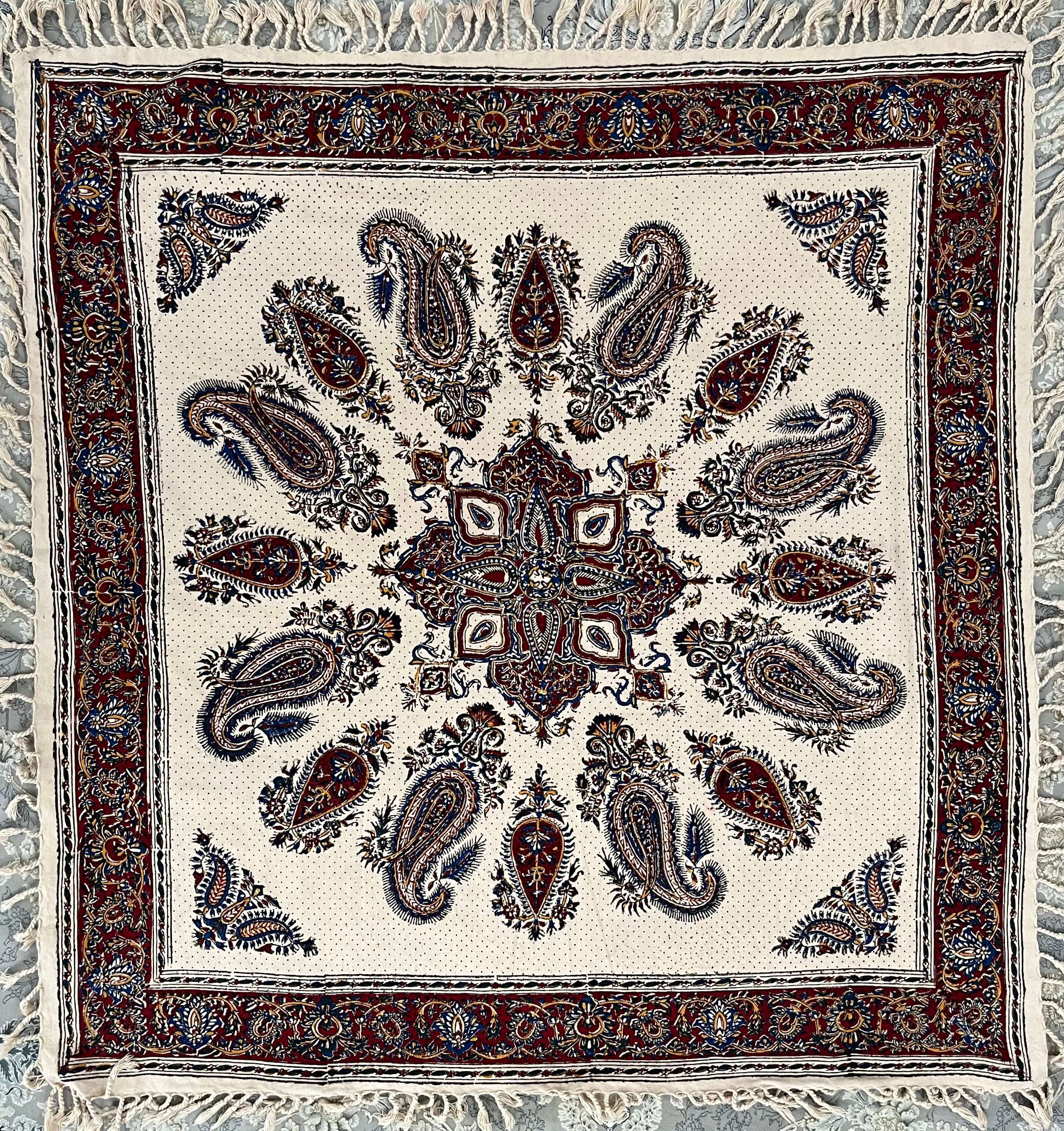 رومیزی اصفهانی