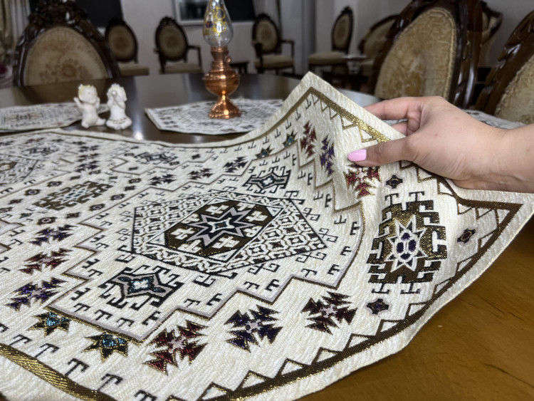 رومیزی جاجیمی سنتی 4 تکه رنگ کرم
