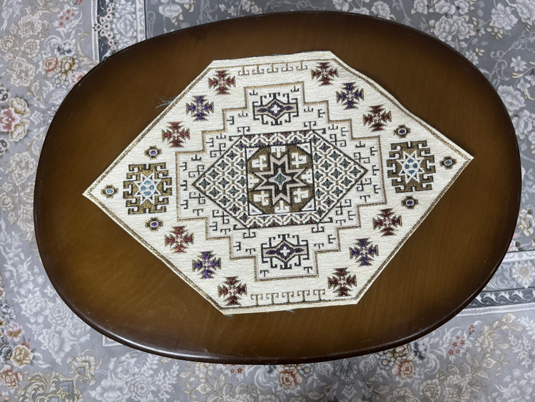رومیزی جاجیمی سنتی 4 تکه رنگ کرم