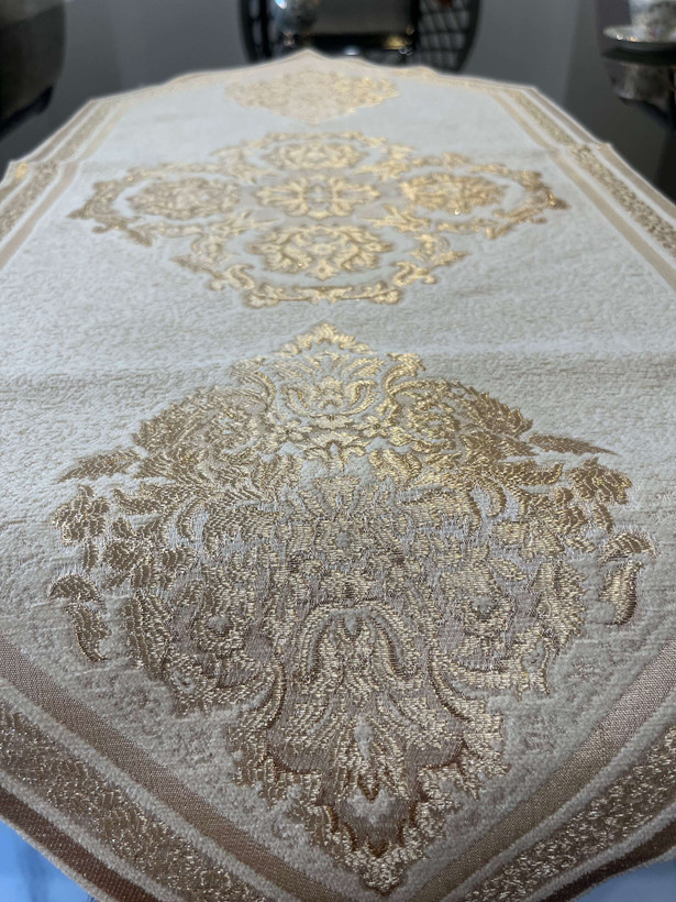 رومیزی مخمل زرکوب 4 تیکه مدل پرواز