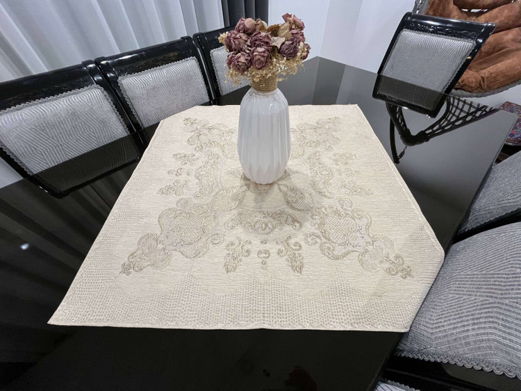 رومیزی مخمل طلاکوب طرح پرواز رنگ کرم