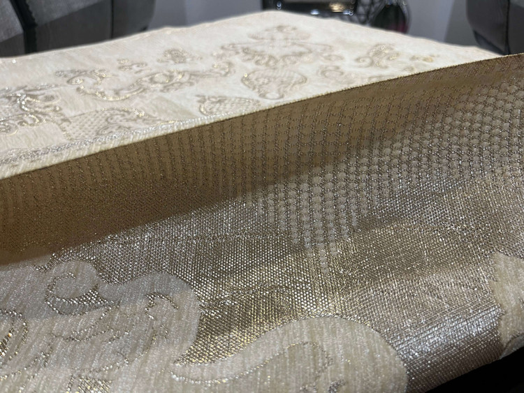 رومیزی مخمل طلاکوب طرح پرواز رنگ کرم