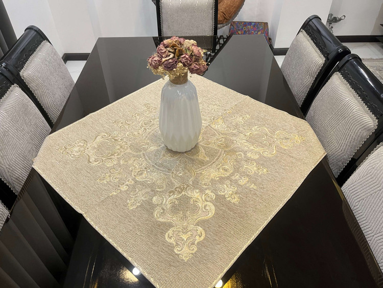 رومیزی مخمل طلاکوب طرح پرواز رنگ نسکافه ای