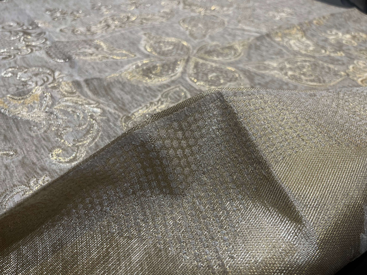 رومیزی مخمل طلاکوب طرح پرواز رنگ نسکافه ای