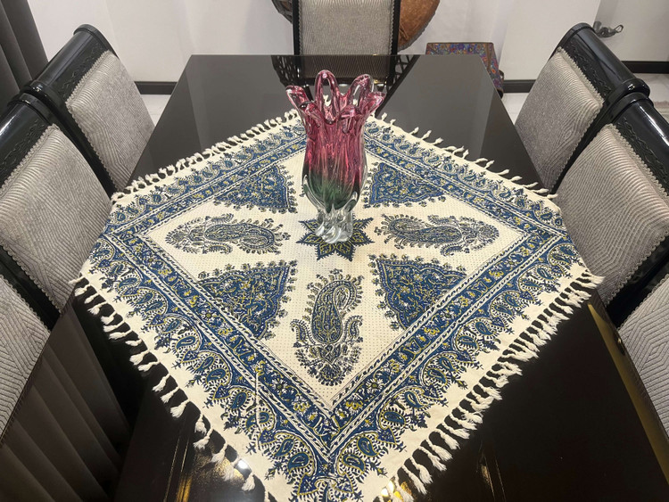 رومیزی مربع قلمکار اصفهانی 100*100 کرم آبی مدل 1