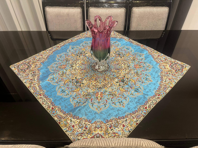 رومیزی مربع رنگین کمان رنگ آبی