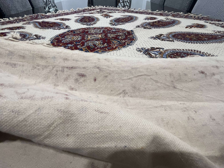 رومیزی مربع قلمکار اصفهانی 100*100 کرم قرمز مدل 2
