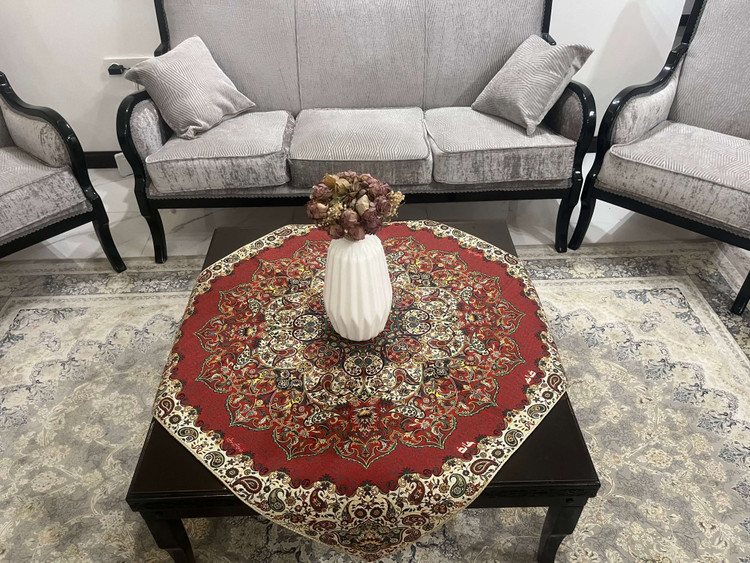 رومیزی مربع رنگین کمان رنگ قرمز