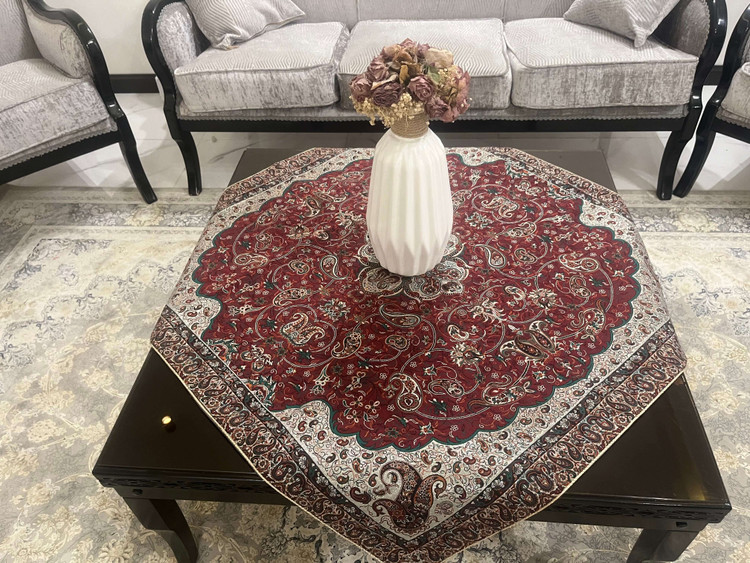 رومیزی مربع ترمه رنگ قرمز