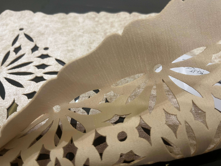 رومیزی عسلی مخمل طرح ستاره رنگ نسکافه ای