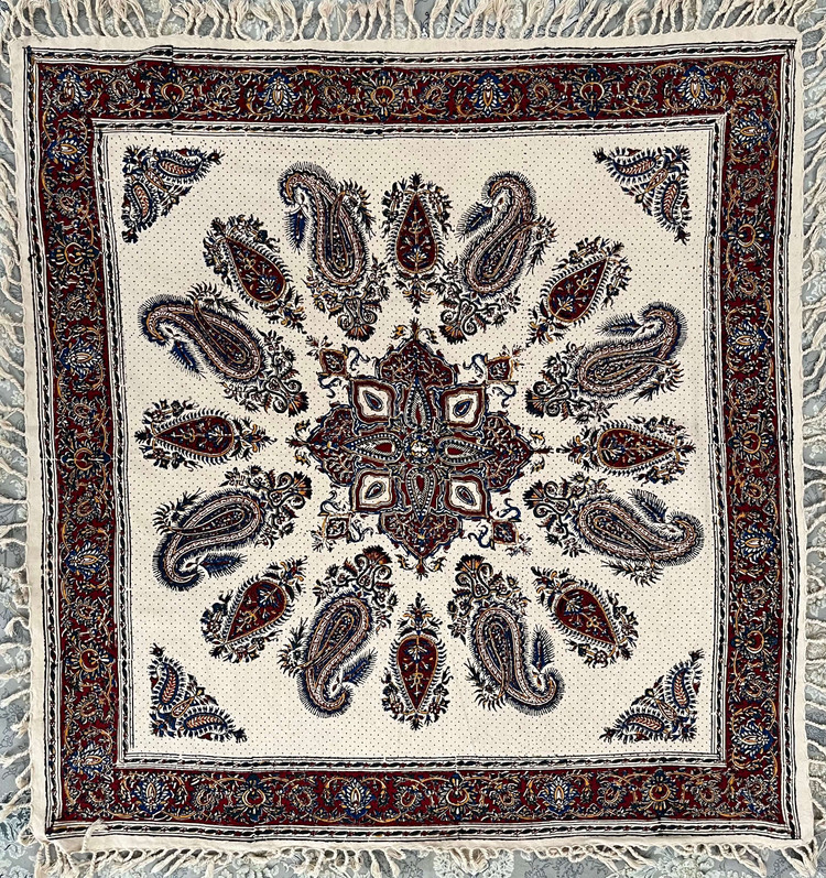 رومیزی مربع قلمکار اصفهان 100*100 کرم قرمز مدل 4