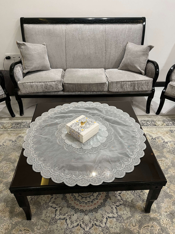 رومیزی گرد حریر گیپور سرمیران قطر 90