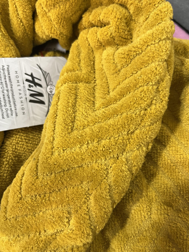 حوله تن پوش تک گِرَم بالا H&M رنگ خردلی (زرد تیره)