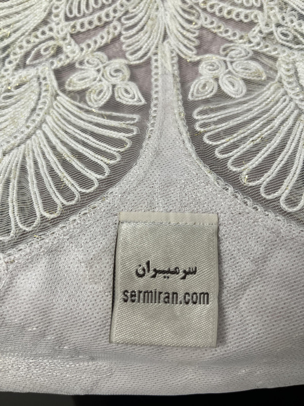 رومیزی گیپور گل برجسته ۳ تکه مبل و عسلی سرمیران، طرح ساده رنگ کالباسی