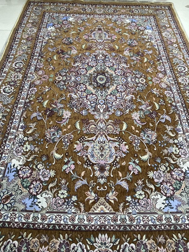روفرشی مخمل زرکوب ضخیم تبریز 3 و 6 و 9 و 12 متره رنگ گردوئی