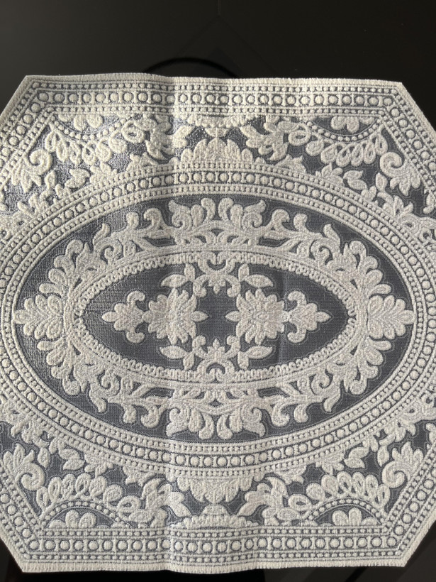 رومیزی مخمل 4 تیکه رنگ کرم طوسی